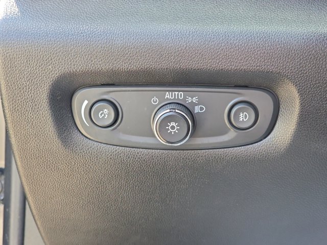 Used 2020 Chevrolet Traverse LT FWD image 20