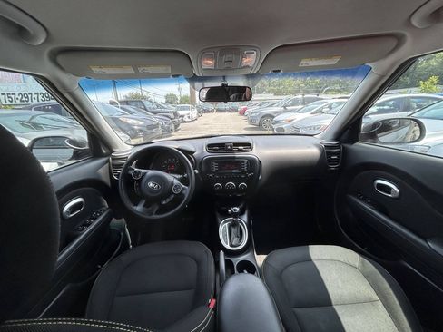 Used 2015 Kia Soul + FWD image 13