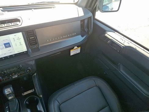 New 2025 Ford Bronco Badlands image 11