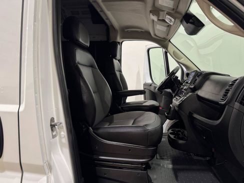 Used 2025 RAM ProMaster 2500 w/ Convenience Group FWD image 13