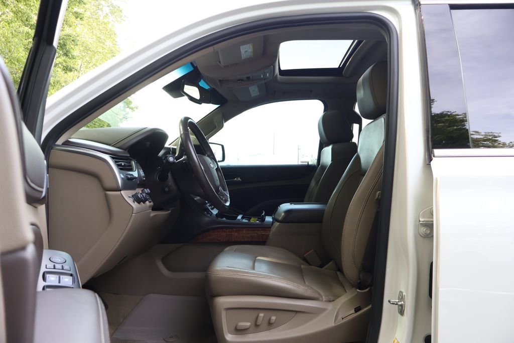 Used 2018 Chevrolet Tahoe Premier AWD/4WD image 32