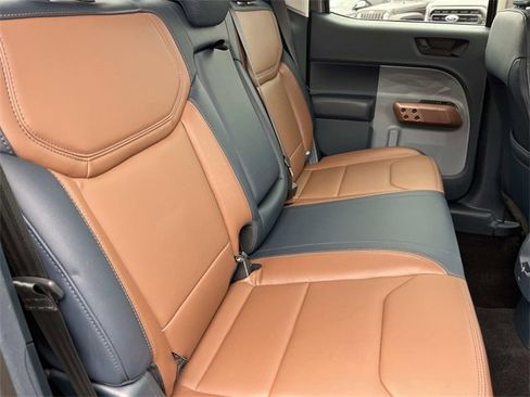 Used 2022 Ford Maverick Lariat image 19