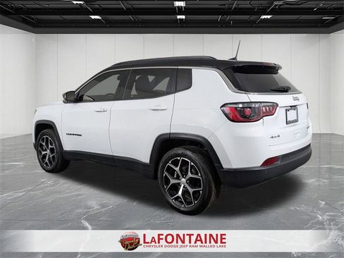 Certified 2024 Jeep Compass Limited image 3