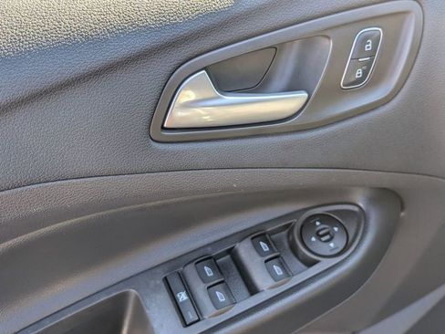 Used 2017 Ford Escape SE image 22