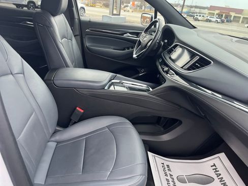 Used 2024 Buick Enclave Premium image 32