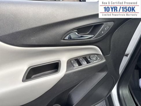 Used 2020 Chevrolet Equinox LS w/ LS Convenience Package image 15