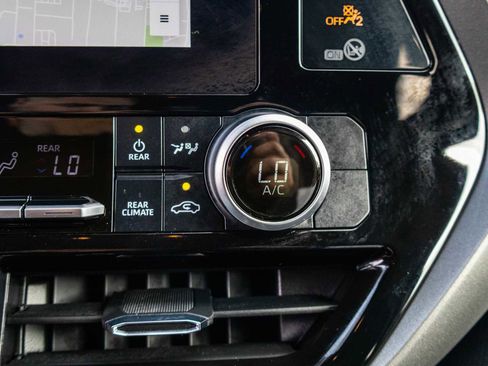 Certified 2024 Toyota Highlander LE image 36