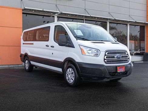Used 2019 Ford Transit 350 XLT image 6