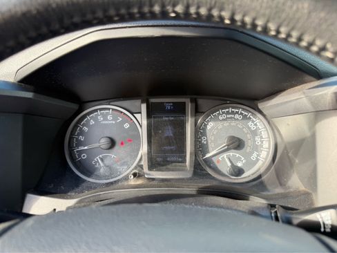 Used 2019 Toyota Tacoma TRD Off-Road image 7