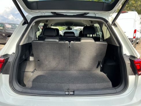 Used 2024 Volkswagen Tiguan SE image 26