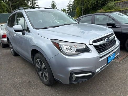 Used 2017 Subaru Forester 2.5i Limited AWD/4WD image 3