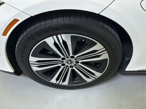 Used 2022 Mercedes-Benz EQS 450+ Sedan image 29