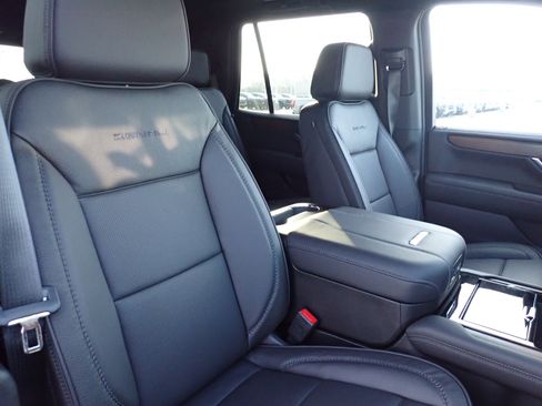 New 2026 GMC Yukon Denali w/ Sun & Power Step Package image 15