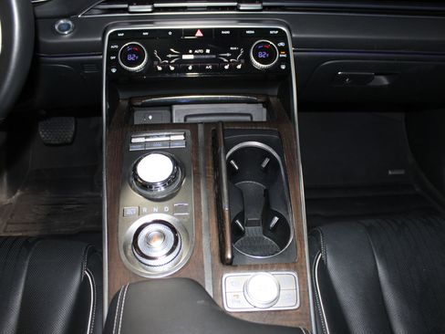 Used 2023 Genesis GV80 2.5T w/ Advanced Package image 11