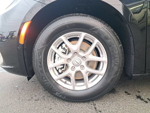 New 2026 Chrysler Pacifica Select FWD image 29