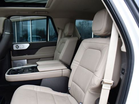 Used 2022 Lincoln Navigator Reserve image 22