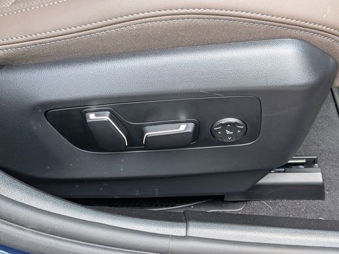 Used 2025 BMW 530i RWD image 39