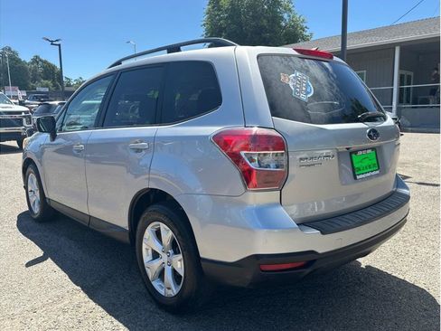 Used 2014 Subaru Forester 2.5i Premium AWD/4WD image 5
