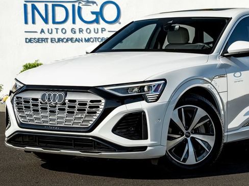 Used 2024 Audi Q8 e-tron Premium Plus w/ Premium Plus Package AWD/4WD image 2