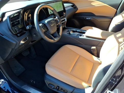 Certified 2025 Lexus RX 350 Premium w/ Accessory Package image 15