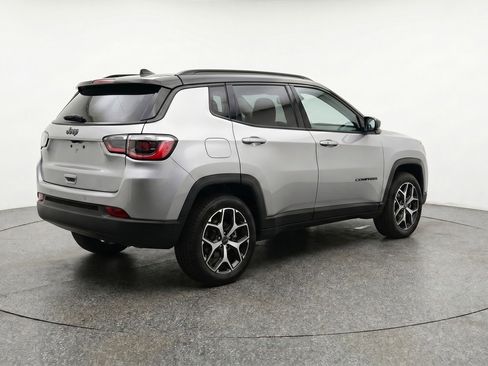 Used 2025 Jeep Compass Limited AWD/4WD image 9