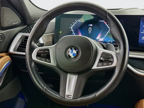 Used 2024 BMW X6 xDrive40i w/ Premium Package image 8