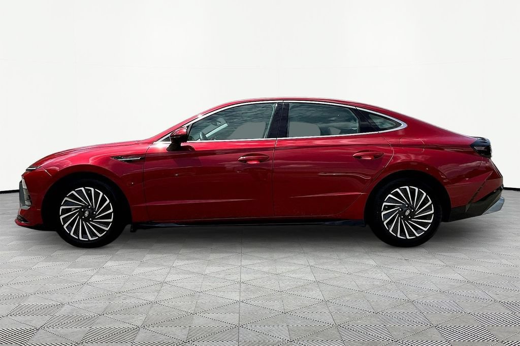 Used 2025 Hyundai Sonata SEL FWD image 4