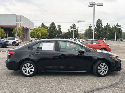 Certified 2025 Toyota Corolla LE FWD image 3