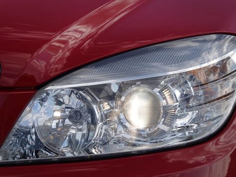 Used 2010 Mercedes-Benz C 300 Sedan image 34