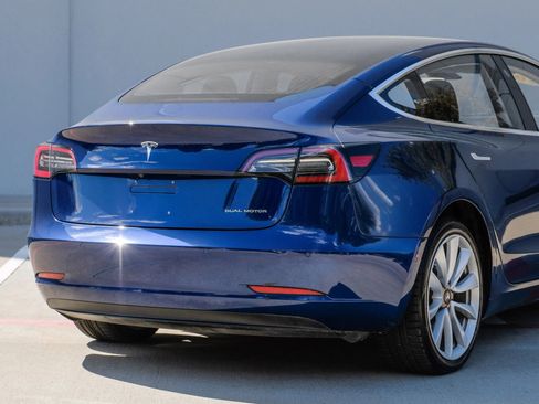 Used 2018 Tesla Model 3 Long Range image 3