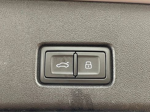 Used 2023 Audi Q4 e-tron Prestige w/ Black Optic Package image 25