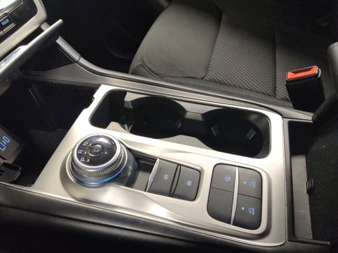 Used 2022 Ford Explorer XLT image 26