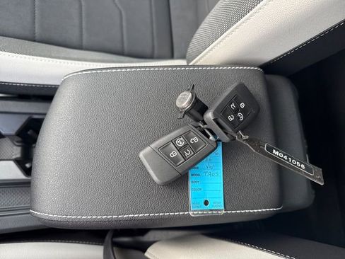 New 2026 Volkswagen Taos SE AWD/4WD image 29