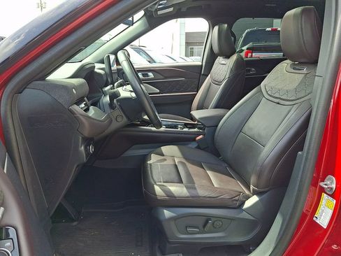 Certified 2025 Ford Explorer Platinum w/ LUX Leather Package AWD/4WD image 15