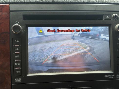 Used 2014 Chevrolet Tahoe LT image 13