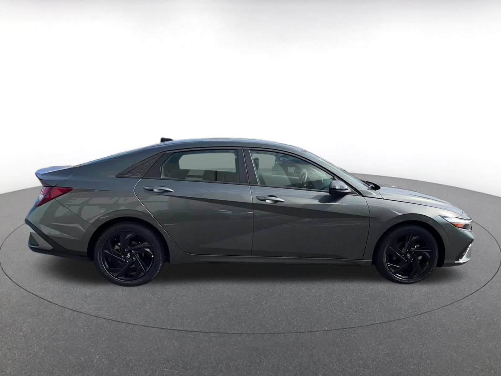 Used 2026 Hyundai Elantra Sport FWD image 15