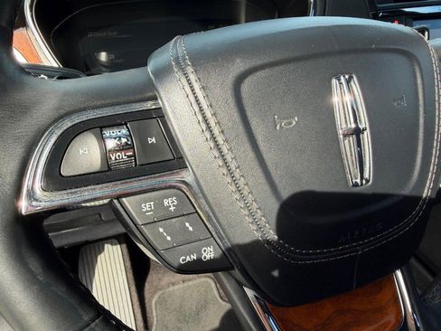 Used 2017 Lincoln Continental Reserve w/ Technology Package image 28