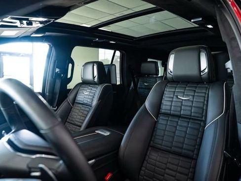 Used 2025 Cadillac Escalade V w/ LPO, ONYX Package AWD/4WD image 9