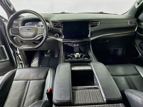 Used 2022 Jeep Wagoneer Series III w/ Premium Group I image 15