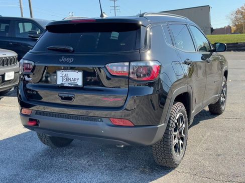 New 2026 Jeep Compass Trailhawk image 3