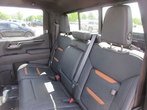 New 2026 GMC Sierra 1500 AT4 w/ AT4 Premium Package AWD/4WD image 13