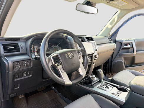 Used 2022 Toyota 4Runner SR5 Premium w/ Moonroof Package AWD/4WD image 4