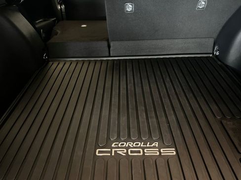 Used 2024 Toyota Corolla Cross AWD Hybrid w/ Moonroof Package image 15