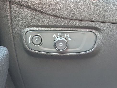 Used 2024 Chevrolet Equinox LT image 29