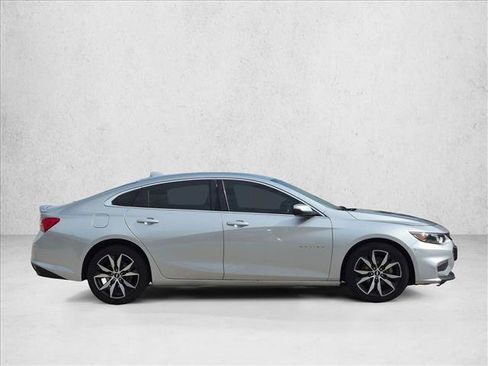Used 2018 Chevrolet Malibu LT FWD image 4