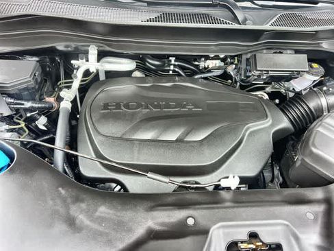 Certified 2025 Honda Ridgeline Sport image 10