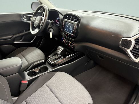 Used 2021 Kia Soul S FWD image 19