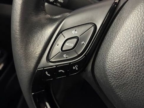 Used 2022 Toyota C-HR XLE FWD image 15