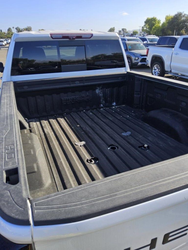 Used 2024 Chevrolet Silverado 3500 High Country w/ High Country Premium Package AWD/4WD image 11