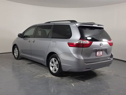 Used 2017 Toyota Sienna LE